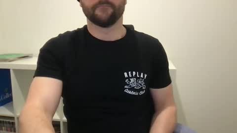 Snapshot of fantacyland chatting on 12-28-24, 03:59 Alex online show from 12-28-24, 03:59