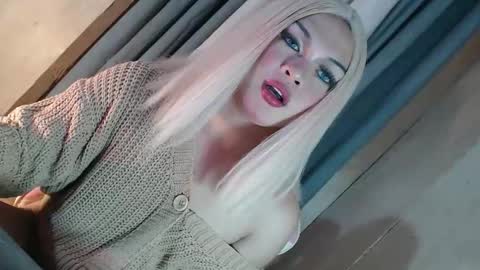 Snapshot of fantasticcock69_daniella chatting on 02-22-26, 02:13 DANIELLA - DONT FORGET TO GIVE ME A THUMBSU UP online show from 02-22-26, 02:13