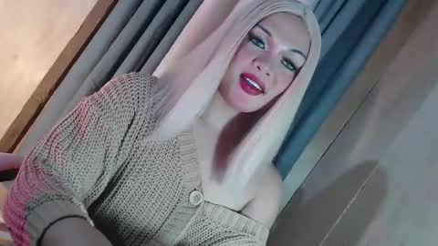 Snapshot of fantasticcock69_daniella chatting on 03-08-26, 10:52 DANIELLA - DONT FORGET TO GIVE ME A THUMBSU UP online show from 03-08-26, 10:52