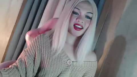 Snapshot of fantasticcock69_daniella chatting on 03-25-26, 01:00 DANIELLA - DONT FORGET TO GIVE ME A THUMBSU UP online show from 03-25-26, 01:00