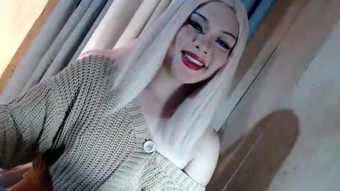 DANIELLA - DONT FORGET TO GIVE ME A THUMBSU UP online show from 06-10-26, 04:50