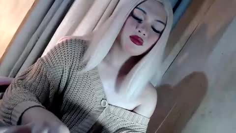 DANIELLA - DONT FORGET TO GIVE ME A THUMBSU UP online show from 06-11-26, 12:36