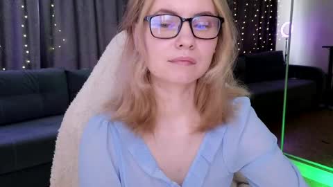 Snapshot of fantasymaria chatting on 05-22-26, 06:53 my name is Masha online show from 05-22-26, 06:53