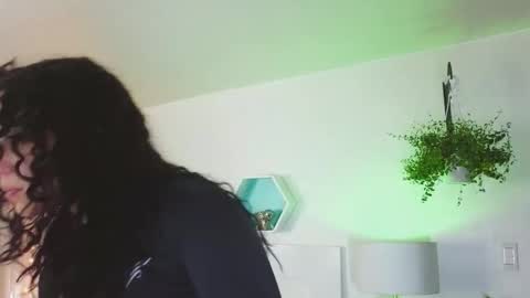 Farah online show from 11-13-25, 12:04