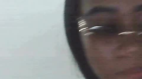 Snapshot of farianna_hot chatting on 04-24-26, 08:33 farianna_hot online show from 04-24-26, 08:33
