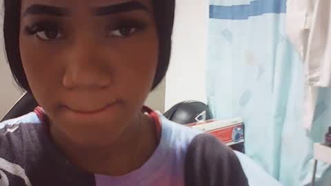 Snapshot of farianna_hot chatting on 05-24-26, 09:42 farianna_hot online show from 05-24-26, 09:42