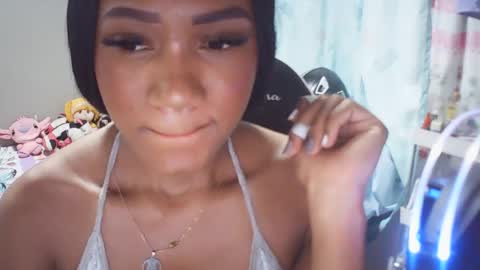 Snapshot of farianna_hot chatting on 05-27-26, 08:17 farianna_hot online show from 05-27-26, 08:17