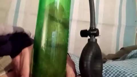 Snapshot of farrisshane1985 chatting on 03-04-26, 08:42 farrisshane1985 online show from 03-04-26, 08:42