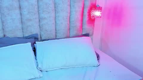     online show from 10-10-25, 08:08