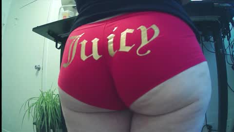 Snapshot of fatrisk chatting on 11-25-25, 12:27 Zoey online show from 11-25-25, 12:27