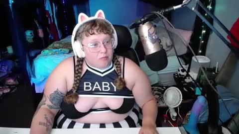 Snapshot of fatveronica chatting on 01-19-25, 10:17 FatVeronica online show from 01-19-25, 10:17