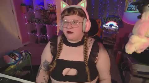 Snapshot of fatveronica chatting on 02-06-26, 06:00 FatVeronica online show from 02-06-26, 06:00