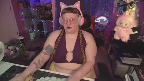 Snapshot of fatveronica chatting on 03-25-26, 02:23 FatVeronica online show from 03-25-26, 02:23