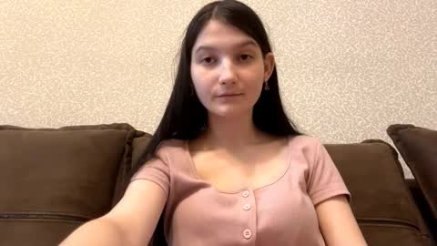 Aurora 18yo online show from 02-12-26, 08:09