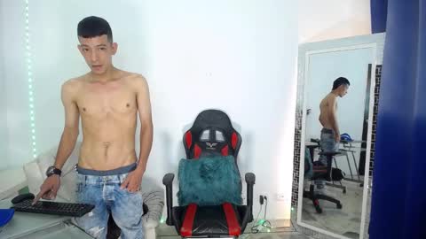 Favel Gomez online show from 12-26-24, 03:42