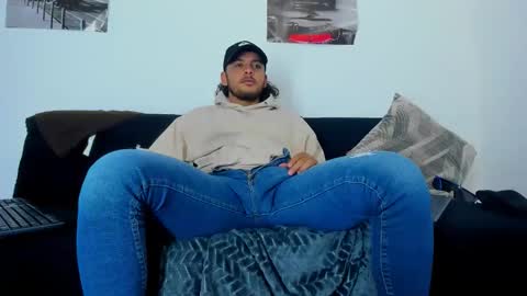 Snapshot of favid95 chatting on 05-12-26, 08:50 favid95 online show from 05-12-26, 08:50