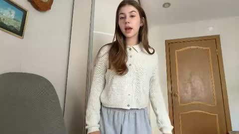 Emily online show from 08-06-26, 05:53