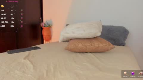 Snapshot of fay_miller2 chatting on 01-22-25, 03:41 welcome to my world online show from 01-22-25, 03:41