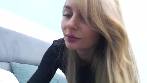 Snapshot of fayko21 chatting on 10-17-25, 08:33 fayko21 online show from 10-17-25, 08:33
