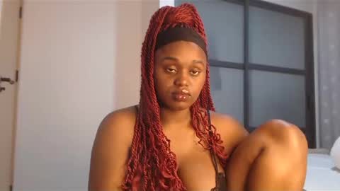 Snapshot of fayzah24 chatting on 01-07-25, 01:49 PRETTY online show from 01-07-25, 01:49