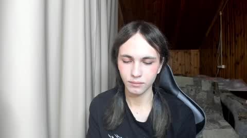 Snapshot of fcherthth chatting on 01-21-25, 11:34 Mark online show from 01-21-25, 11:34