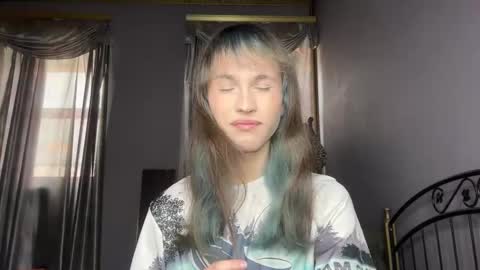 Snapshot of fcherthth chatting on 10-11-25, 11:31 Mark online show from 10-11-25, 11:31