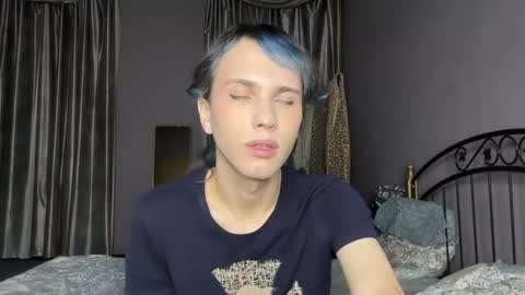 Snapshot of fcherthth chatting on 12-14-25, 04:45 Mark online show from 12-14-25, 04:45