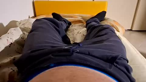 Snapshot of fede2985 chatting on 02-04-25, 10:24 Fede online show from 02-04-25, 10:24