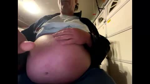 Snapshot of feedmyhugebelly chatting on 05-27-26, 02:41 feedmyhugebelly online show from 05-27-26, 02:41