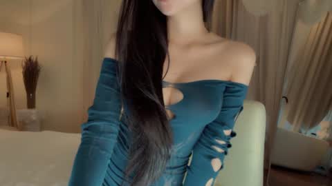 Snapshot of feel_me_00 chatting on 06-26-26, 11:53 feel_me_00 online show from 06-26-26, 11:53