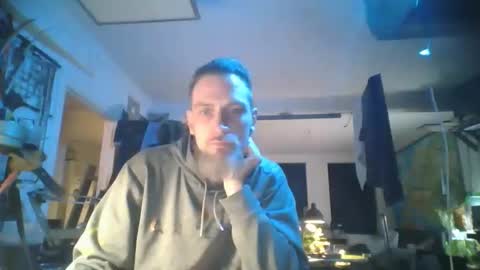 Snapshot of feelfemdom chatting on 10-30-25, 04:52 feelfemdom online show from 10-30-25, 04:52