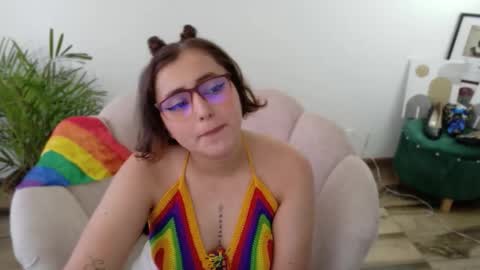 Feelena online show from 10-16-25, 06:09