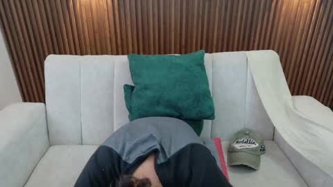 Snapshot of feelina_firesoul chatting on 06-07-26, 05:16 Feelena online show from 06-07-26, 05:16