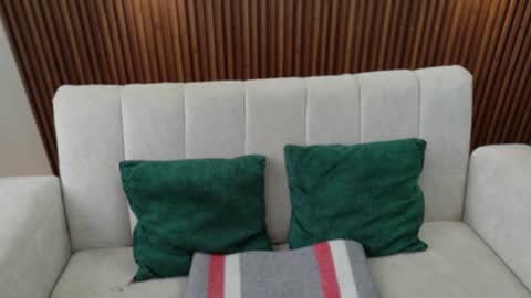 Snapshot of feelina_firesoul chatting on 06-10-26, 02:38 Feelena online show from 06-10-26, 02:38