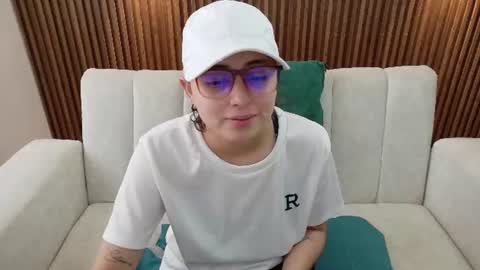 Snapshot of feelina_firesoul chatting on 06-24-26, 12:48 Feelena online show from 06-24-26, 12:48
