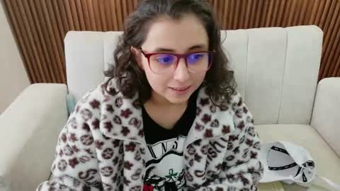 Snapshot of feelina_firesoul chatting on 07-08-26, 03:38 Feelena online show from 07-08-26, 03:38