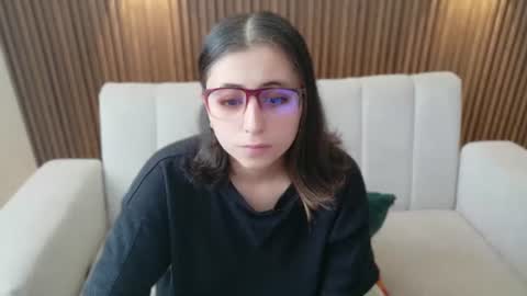Snapshot of feelina_firesoul chatting on 07-12-26, 04:31 Feelena online show from 07-12-26, 04:31