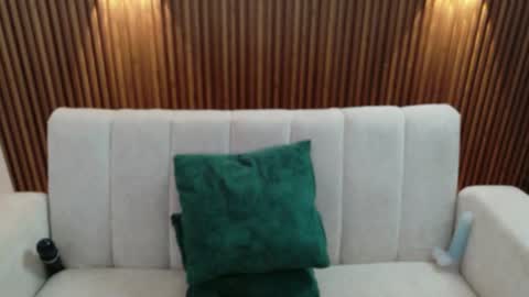 Snapshot of feelina_firesoul chatting on 07-17-26, 02:34 Feelena online show from 07-17-26, 02:34