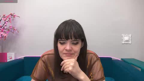 Snapshot of feelsgoodwoman chatting on 05-08-26, 11:21 Laura online show from 05-08-26, 11:21