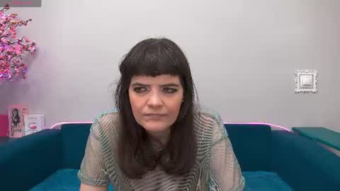 Snapshot of feelsgoodwoman chatting on 07-04-26, 12:06 Laura online show from 07-04-26, 12:06