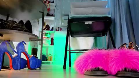 Kris online show from 11-26-25, 10:38