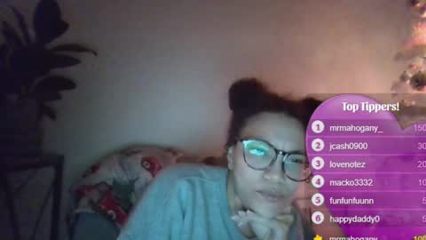 Snapshot of feetnymph chatting on 01-14-25, 10:44 Soley online show from 01-14-25, 10:44