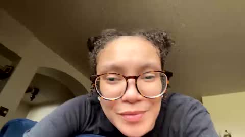 Snapshot of feetnymph chatting on 02-03-25, 07:52 Soley online show from 02-03-25, 07:52