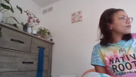 Snapshot of feetnymph chatting on 10-06-25, 05:54 Soley online show from 10-06-25, 05:54