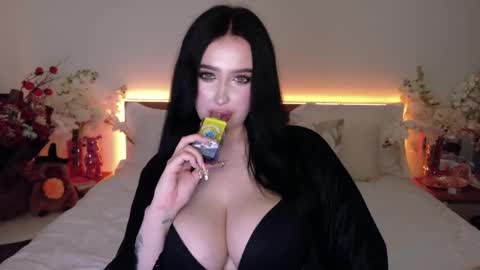 Snapshot of felicia_herceg chatting on 10-23-25, 11:46 Felicia Herceg online show from 10-23-25, 11:46