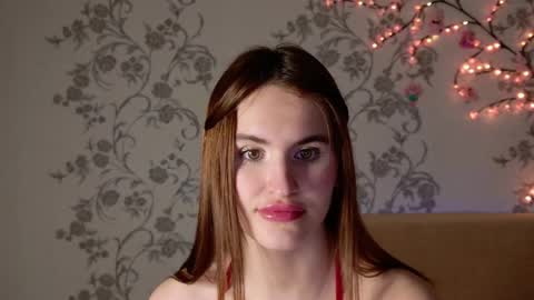 Snapshot of felicia_lav chatting on 04-30-26, 08:57 Frida online show from 04-30-26, 08:57