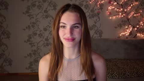 Snapshot of felicia_lav chatting on 05-24-26, 07:19 Frida online show from 05-24-26, 07:19