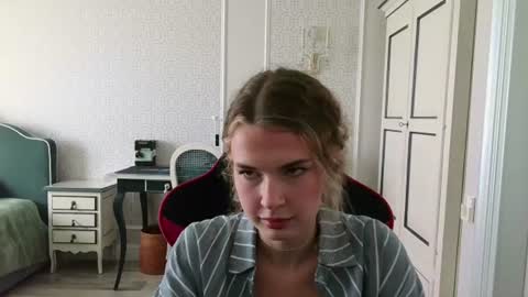 Zoe online show from 07-27-26, 12:12