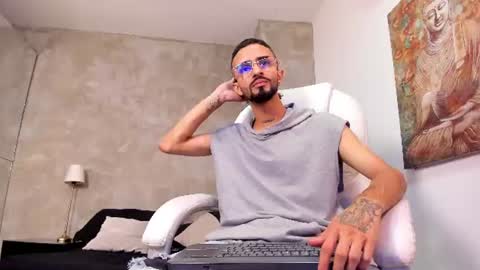 Snapshot of felipe_casttan chatting on 07-19-26, 03:32 Felipe online show from 07-19-26, 03:32
