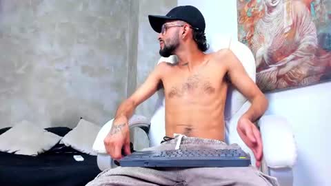Snapshot of felipe_casttan chatting on 07-26-26, 03:25 Felipe online show from 07-26-26, 03:25